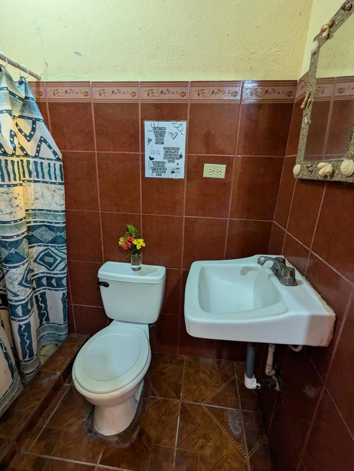 Chill Garrobo Hotell El Gigante Rum bild